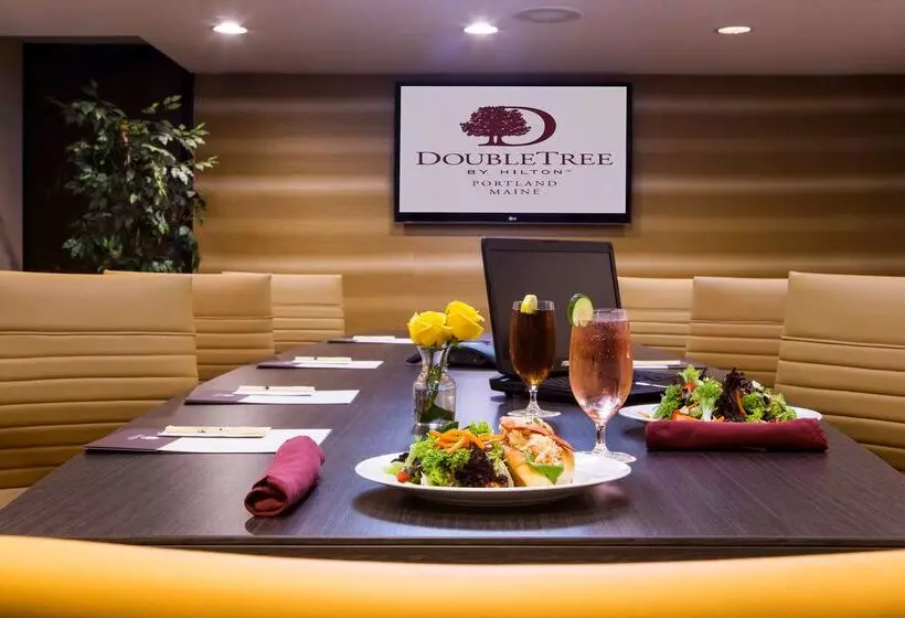 Doubletree By Hilton Hotel Portland