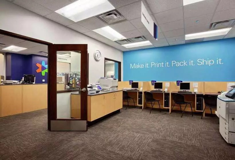 בית מלון כפרי Hilton Chicago