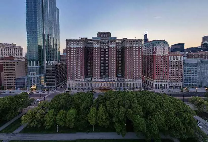 בית מלון כפרי Hilton Chicago