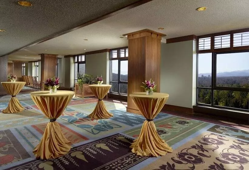 فندق The Omni Grove Park Inn & Spa   Asheville