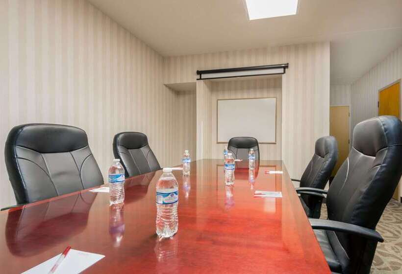 בית מלון כפרי Ramada By Wyndham Columbus North