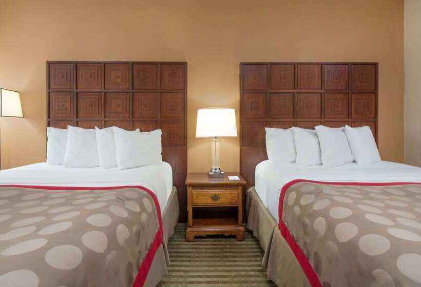 בית מלון כפרי Ramada By Wyndham Columbus North