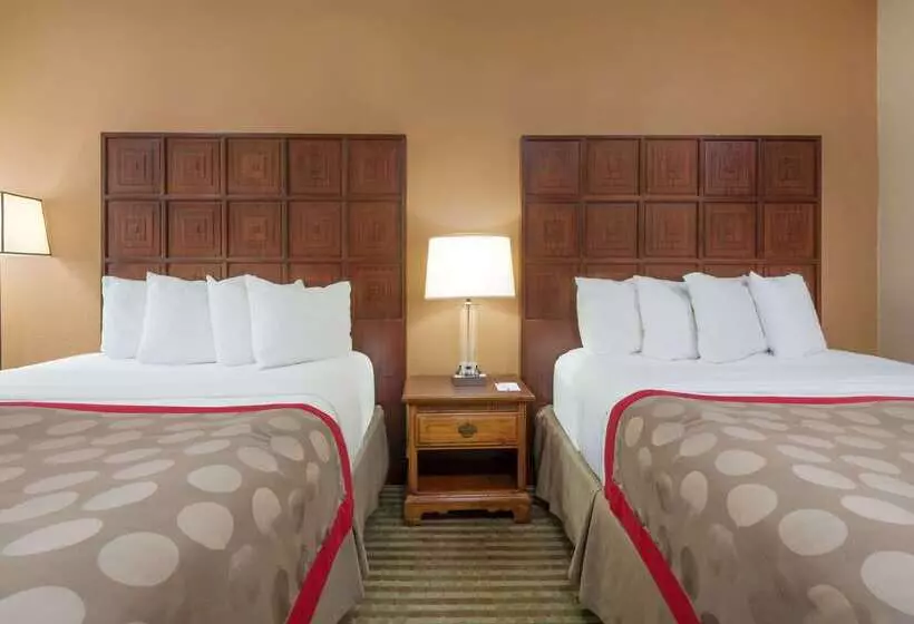 호텔 Ramada By Wyndham Columbus North