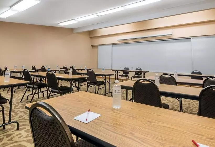 호텔 Ramada By Wyndham Columbus North