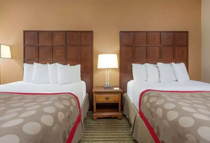 호텔 Ramada By Wyndham Columbus North