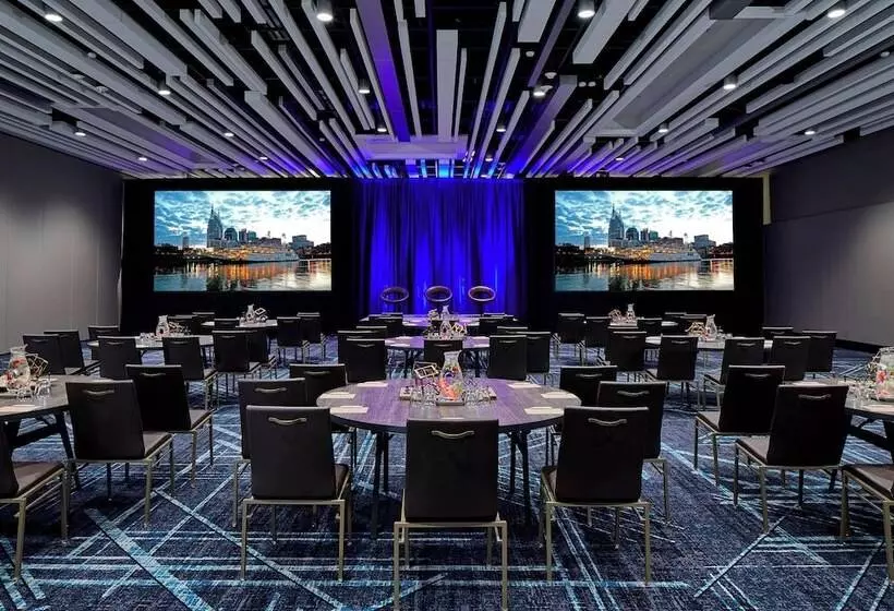 هتل Renaissance Nashville