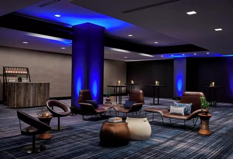 هتل Renaissance Nashville