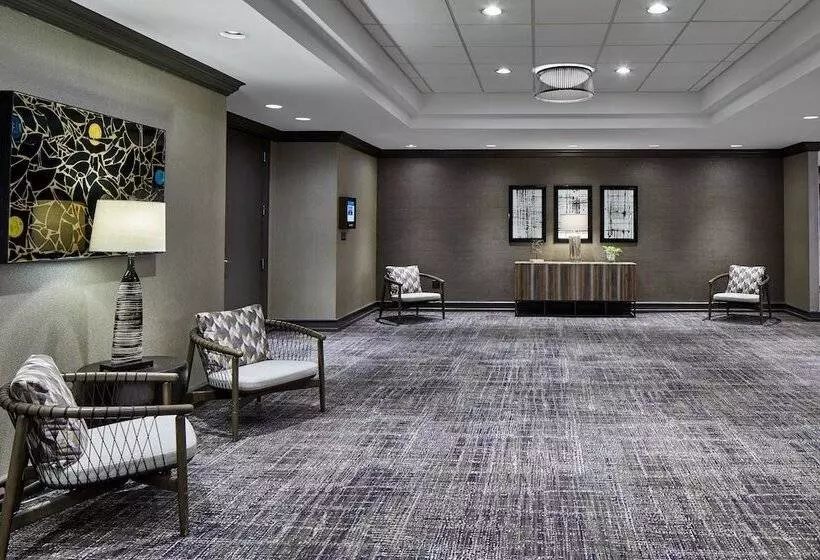 هتل Renaissance Nashville