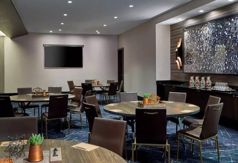 هتل Renaissance Nashville