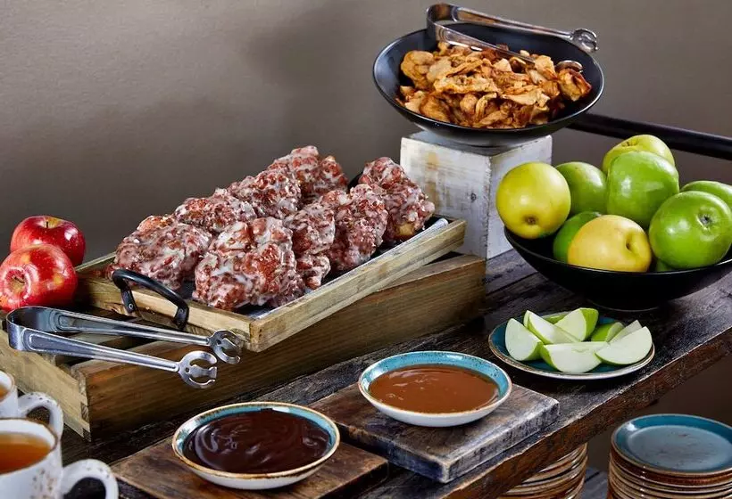 هتل Renaissance Nashville