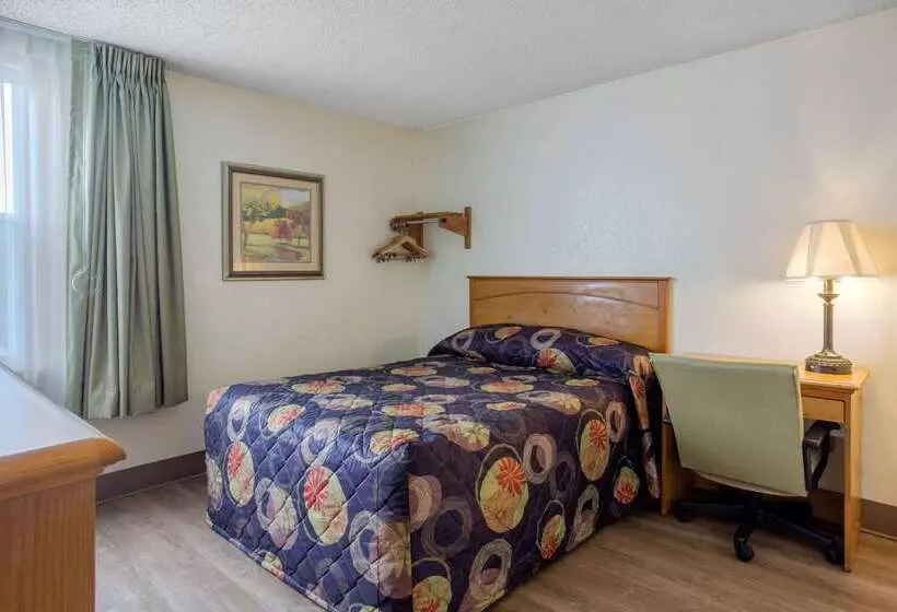 فندق Rodeway Inn