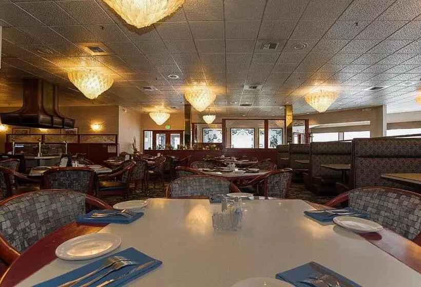 Отель Sojourn Suites Portland Airport