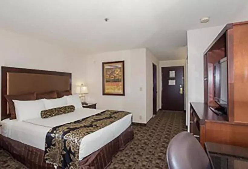 Отель Sojourn Suites Portland Airport