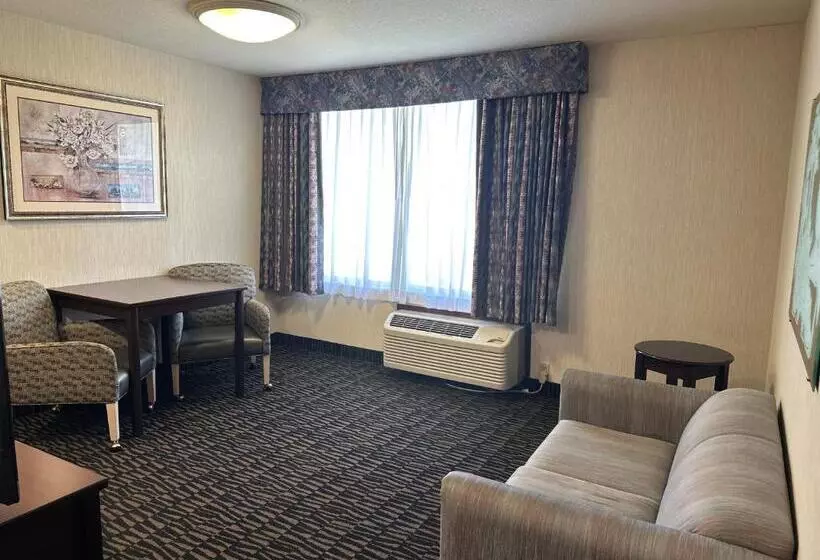 Отель Sojourn Suites Portland Airport