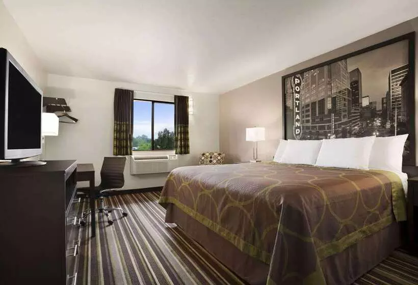 Отель Super 8 By Wyndham Portland Airport