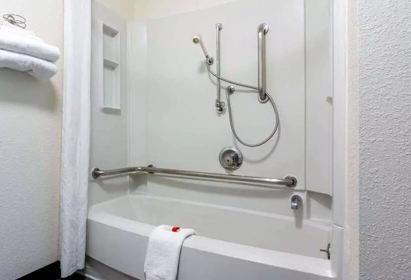 فندق Super 8 By Wyndham Spokane Valley