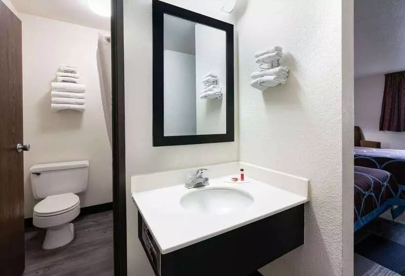 فندق Super 8 By Wyndham Spokane Valley