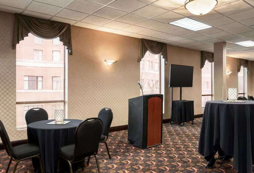 فندق Wyndham Springfield City Centre