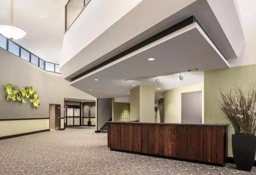 ホテル Wyndham Springfield City Centre