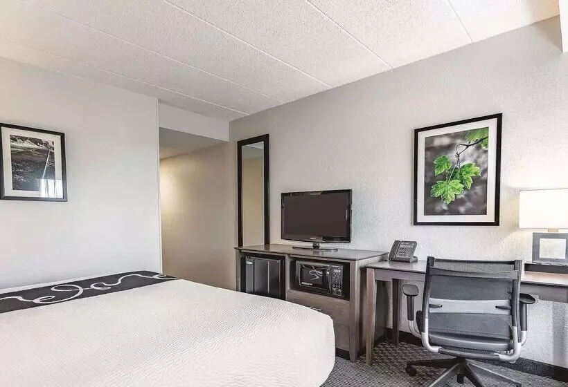 La Quinta By Wyndham Salem Nh