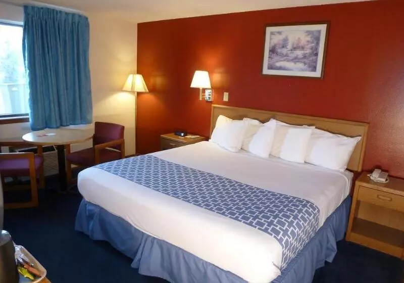 فندق على الطريق Grizzly Inn