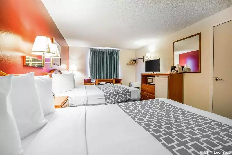 فندق على الطريق Grizzly Inn