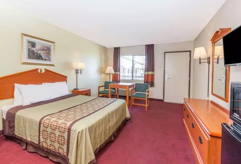 モーテル Super 8 By Wyndham Bakersfield/central