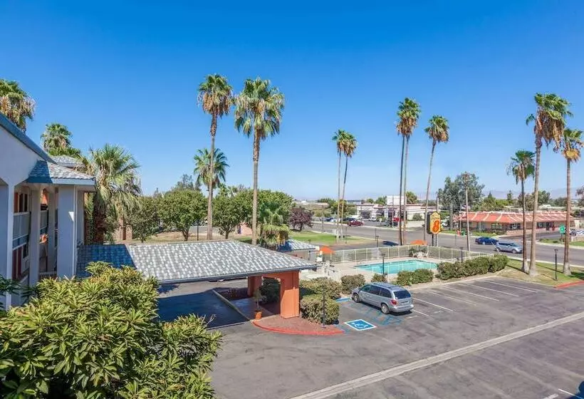 モーテル Super 8 By Wyndham Bakersfield/central
