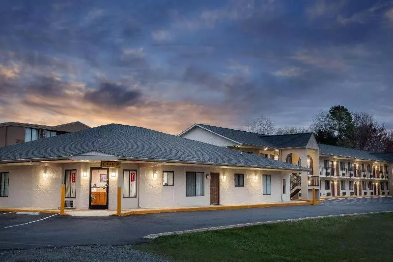 Мотель Super 8 By Wyndham Burlington Nc