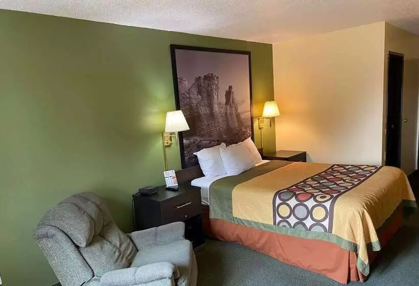 فندق على الطريق Super 8 By Wyndham Colby