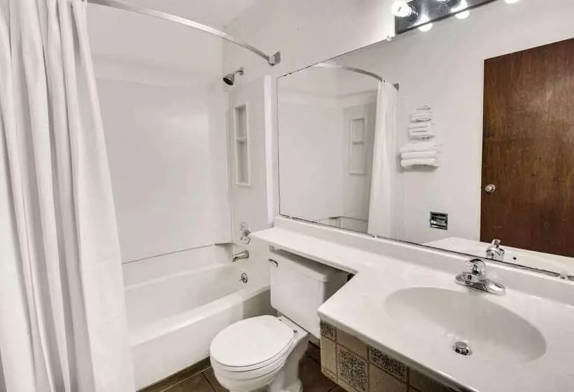 Мотель Super 8 By Wyndham Crystal Lake