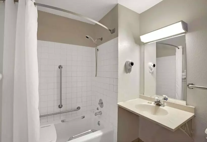 Мотель Super 8 By Wyndham Crystal Lake