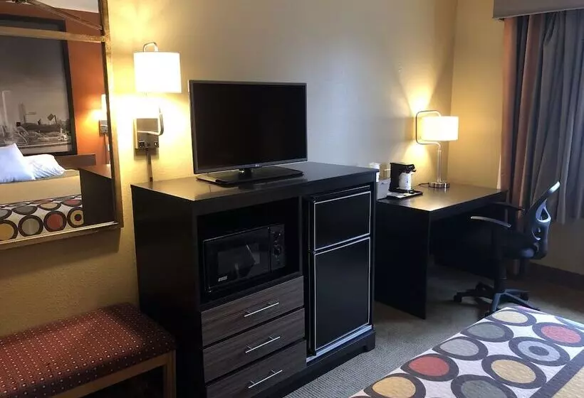 Мотель Super 8 By Wyndham Crystal Lake