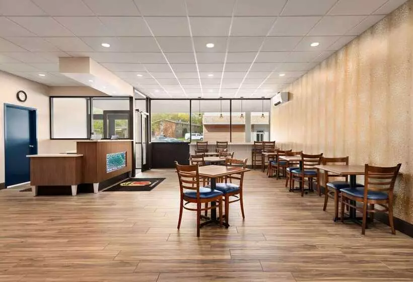 Мотель Super 8 By Wyndham Liverpool/syracuse North Airport