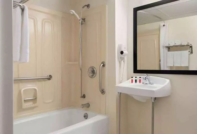 Мотель Super 8 By Wyndham Liverpool/syracuse North Airport