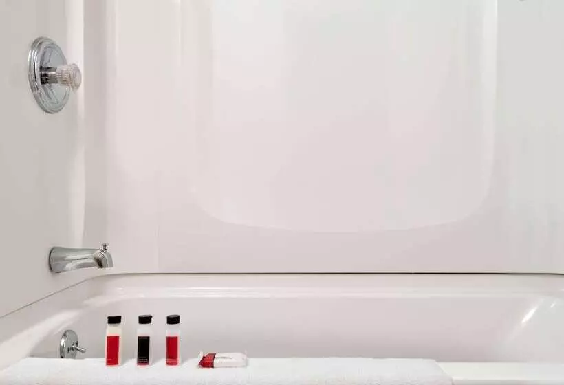 Мотель Super 8 By Wyndham Liverpool/syracuse North Airport