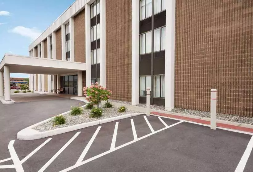 Мотель Super 8 By Wyndham Liverpool/syracuse North Airport