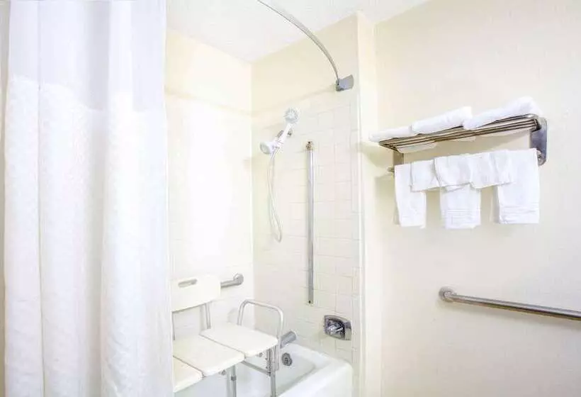 Motel Super 8 By Wyndham Waycross Ga