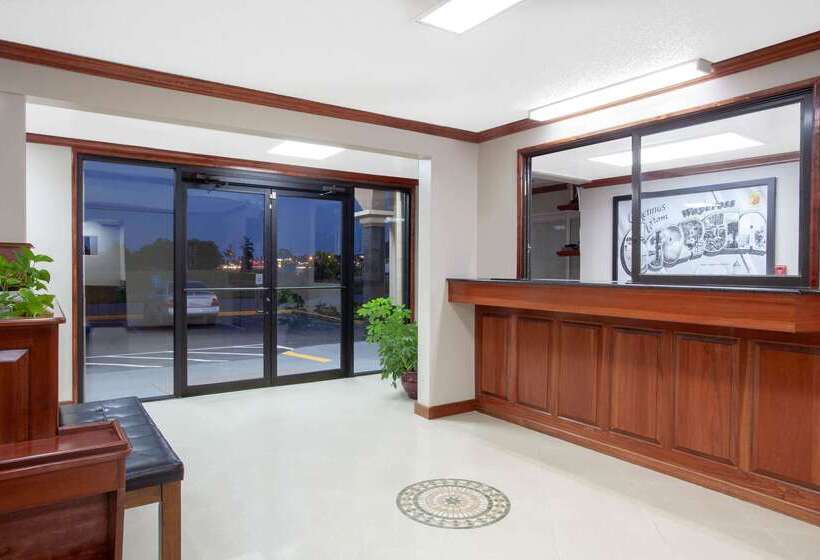 מוטל Super 8 By Wyndham Waycross Ga