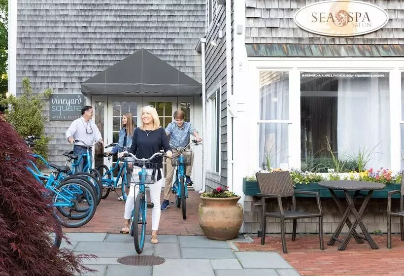 Vineyard Square Hotel & Suites