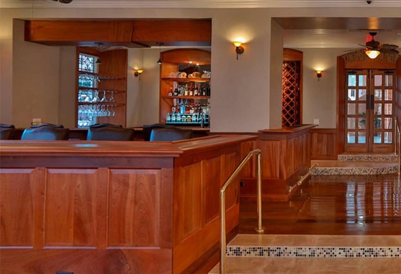 هتل Company House