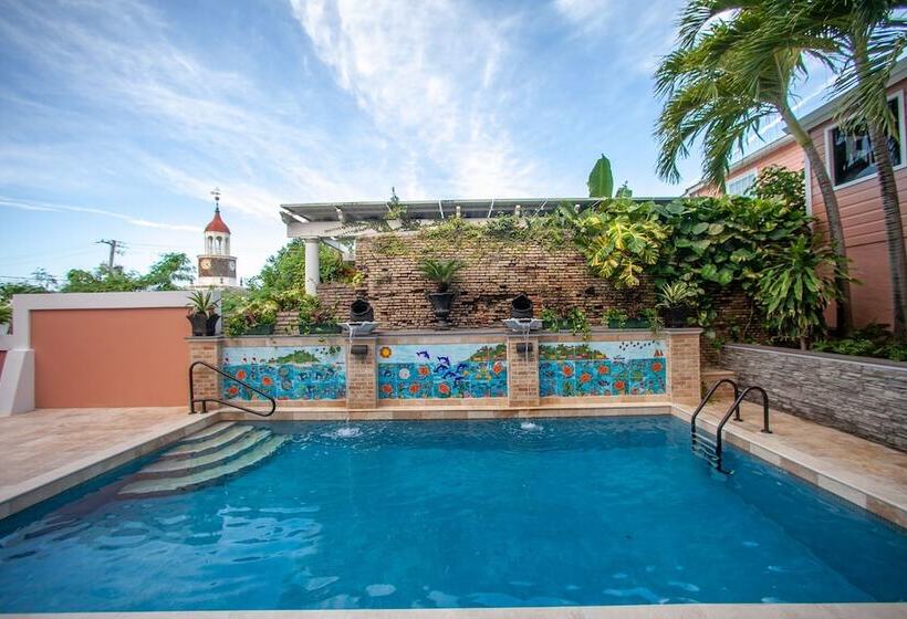 هتل Company House