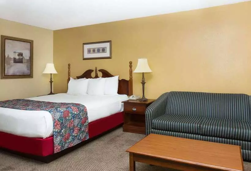 Hotelli Days Inn By Wyndham Hoover Birmingham