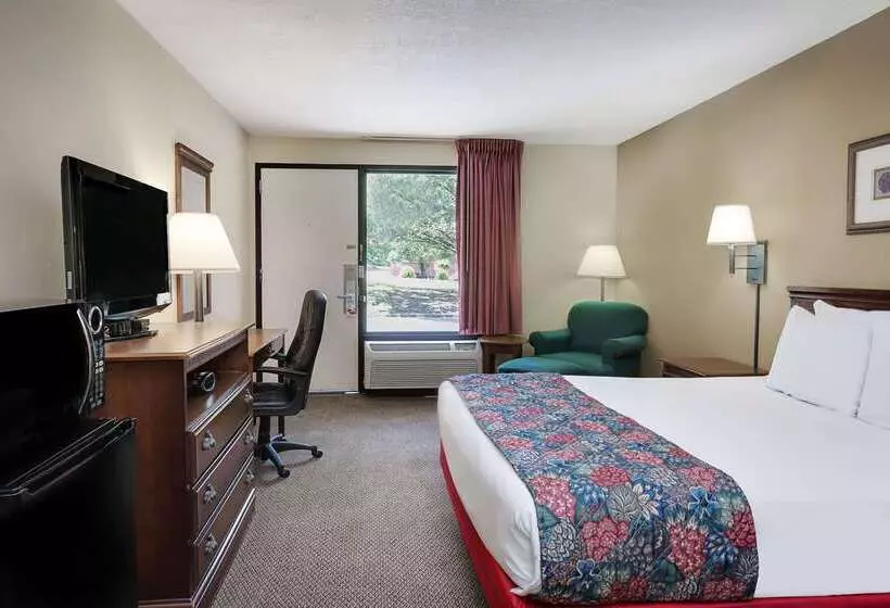 Hotelli Days Inn By Wyndham Hoover Birmingham