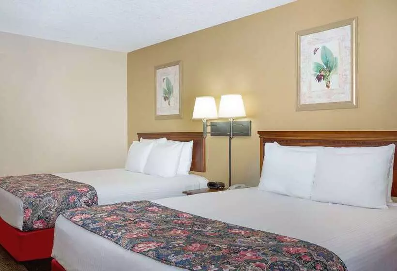 Hotelli Days Inn By Wyndham Hoover Birmingham