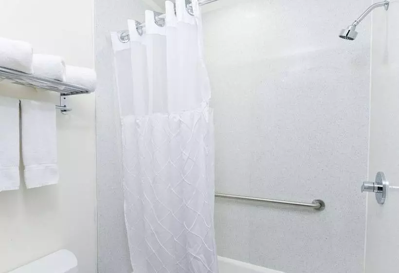 호텔 Hollywood Inn Express Lax