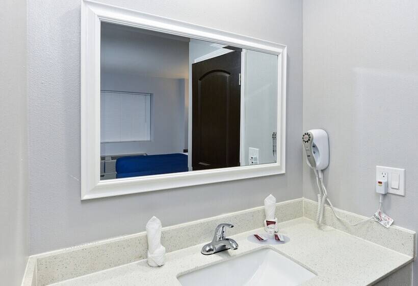 فندق Hollywood Inn Express Lax