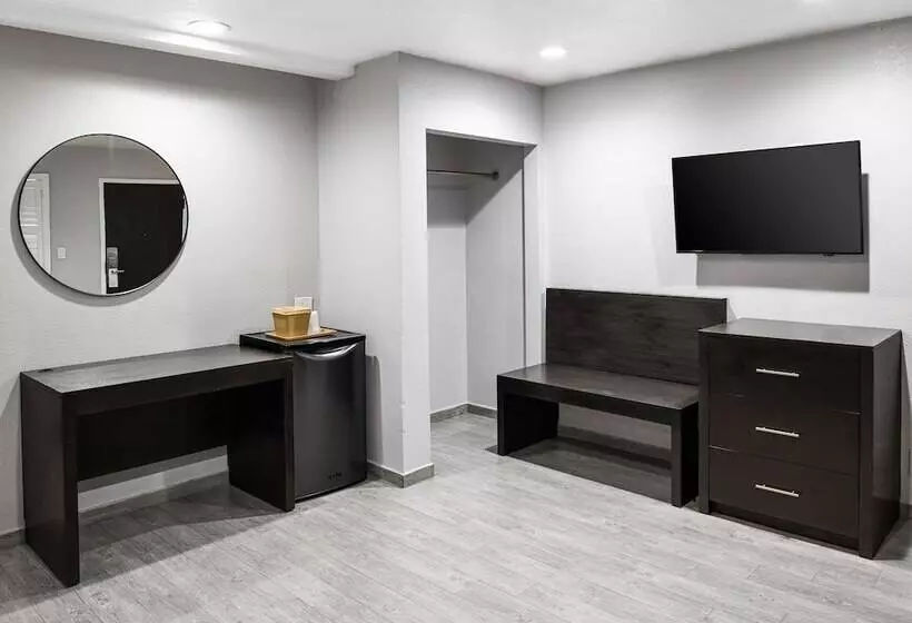 호텔 Hollywood Inn Express Lax