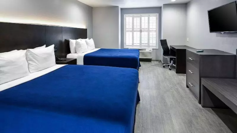 호텔 Hollywood Inn Express Lax