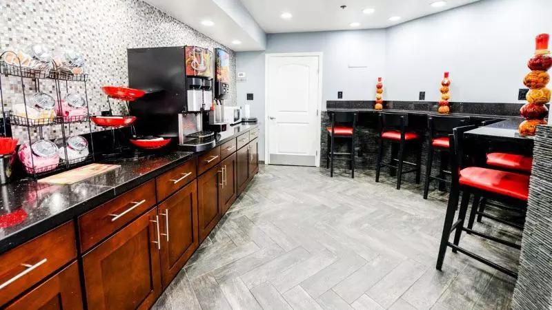 호텔 Hollywood Inn Express Lax